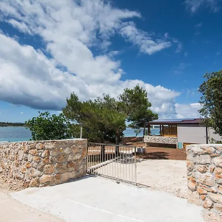 Mobile Rock Rose 1 Tatil Evi Tkon