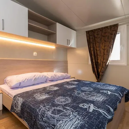 Mobile Rock Rose 1 Tatil Evi Tkon